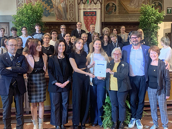 Donne del Vino consegna borsa studio a Marisa Ponzecchi Prato